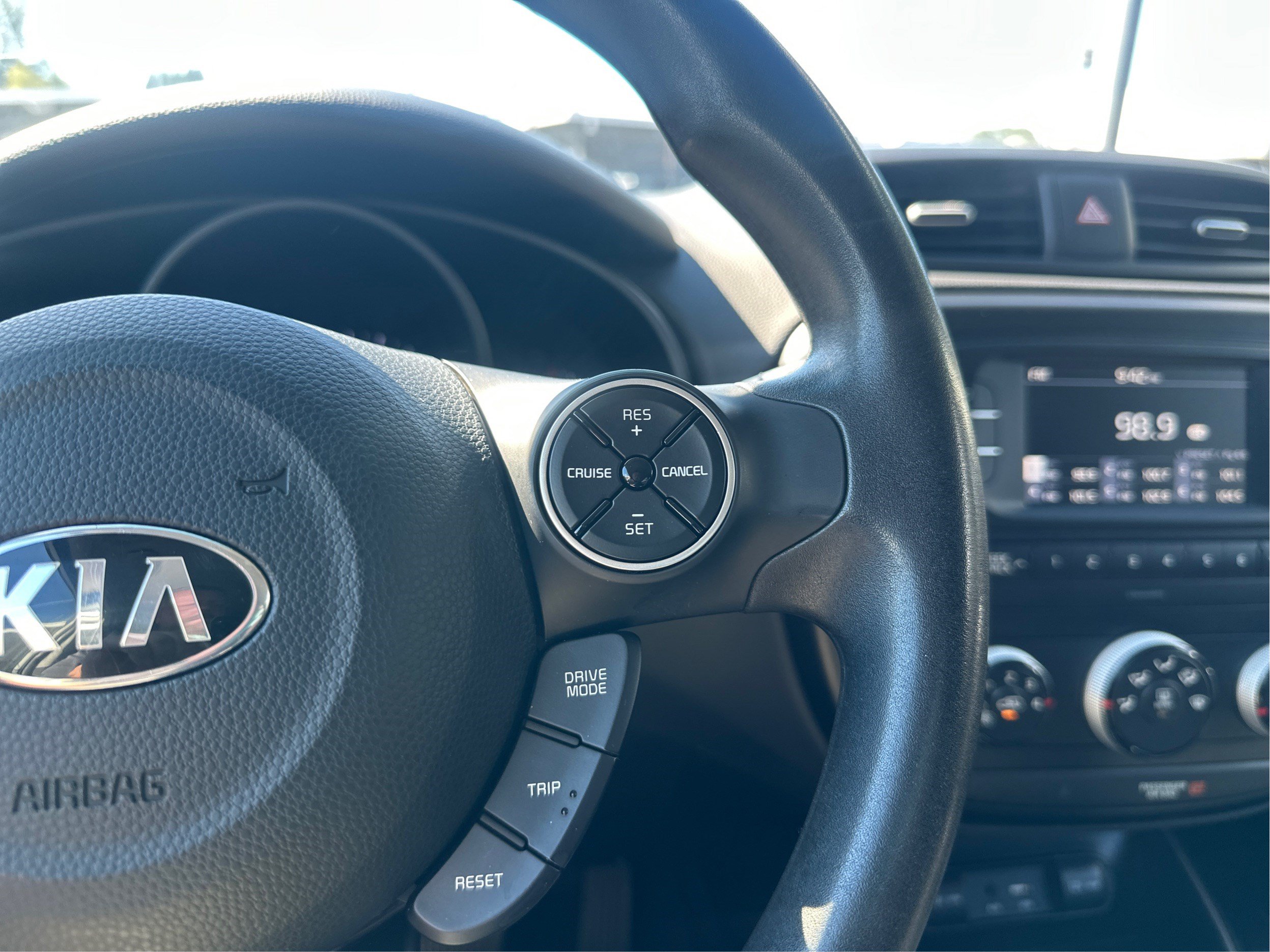 Used 2018 Kia Soul FWD image 31