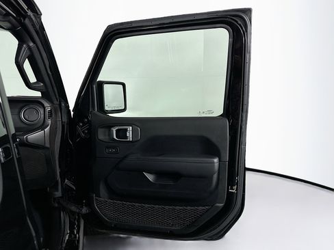 Used 2022 Jeep Wrangler Unlimited Rubicon 4xe w/ Steel Bumper Group image 31