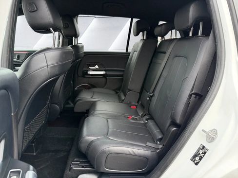 Used 2020 Mercedes-Benz GLB 250 4MATIC w/ Premium Package image 12