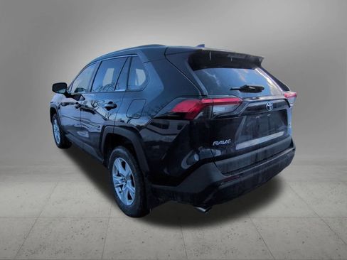Used 2021 Toyota RAV4 XLE image 4