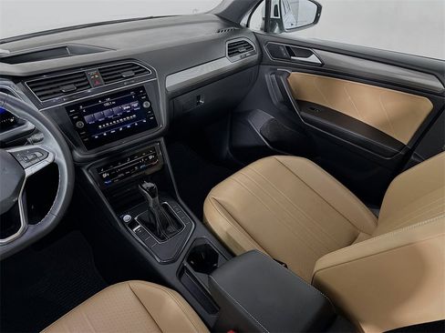 Used 2023 Volkswagen Tiguan SE image 23