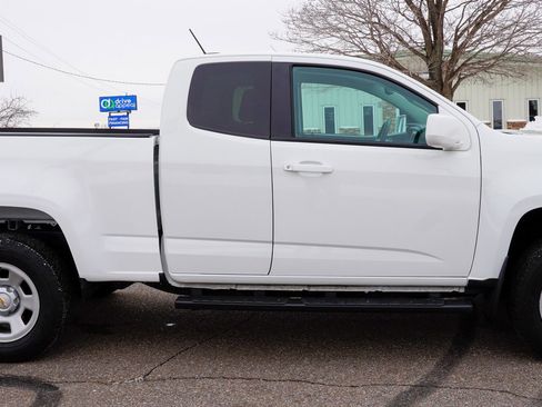 Used 2022 Chevrolet Colorado W/T image 2