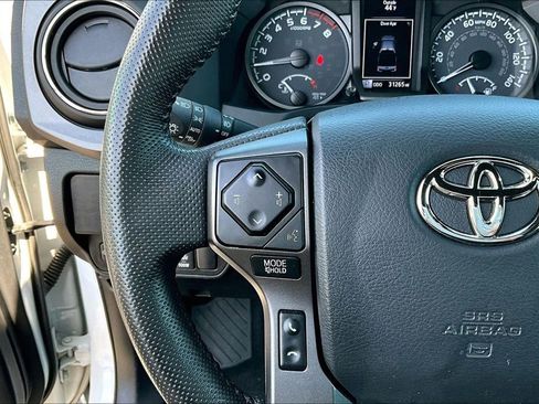 Used 2022 Toyota Tacoma TRD Off-Road w/ Technology Package image 13