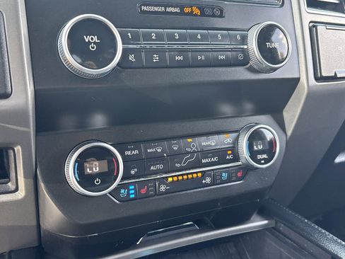 Used 2020 Ford Expedition XLT w/ Equipment Group 202A RWD image 26