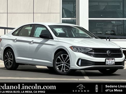 Used 2023 Volkswagen Jetta Sport image 1