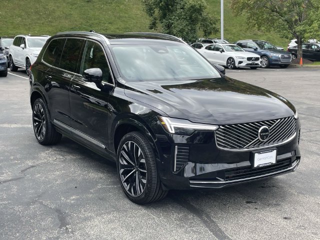 Certified 2025 Volvo XC90 B5 Plus AWD/4WD image 3