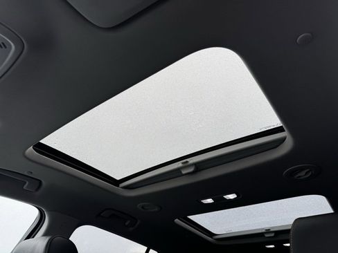 Used 2019 Chevrolet Traverse Premier w/ Redline Edition image 6