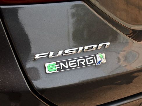 Used 2017 Ford Fusion Energi SE image 6