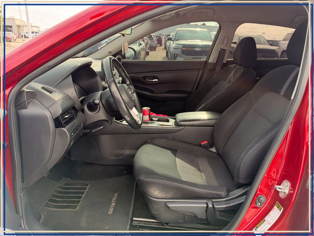 Used 2022 Nissan Sentra SV FWD image 2