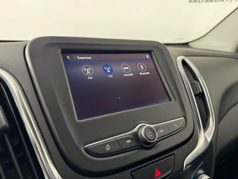 Used 2021 Chevrolet Equinox LT image 18