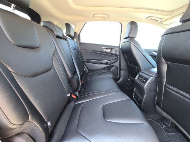 Used 2022 Ford Edge Titanium AWD/4WD image 17