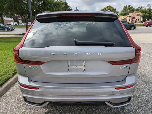 New 2026 Volvo XC60 B5 Core w/ Climate Package image 5