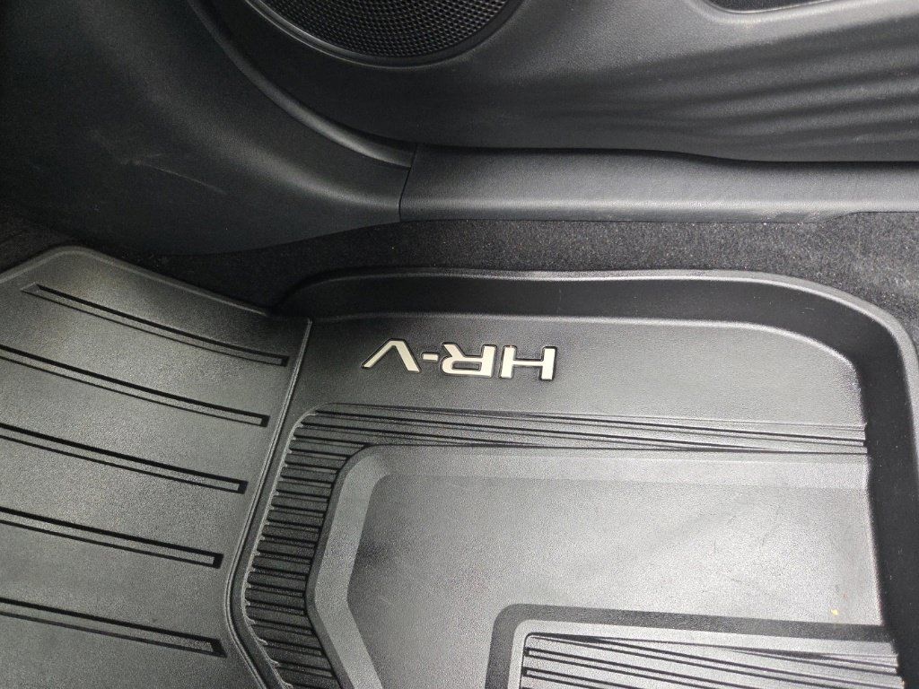 Used 2025 Honda HR-V LX image 42