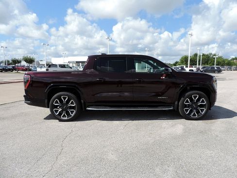 New 2025 GMC Sierra EV Denali image 4