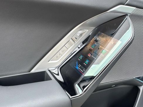 New 2025 BMW i7 xDrive60 AWD/4WD image 13