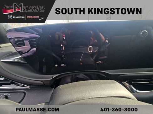 Certified 2025 Buick Envista Avenir image 3