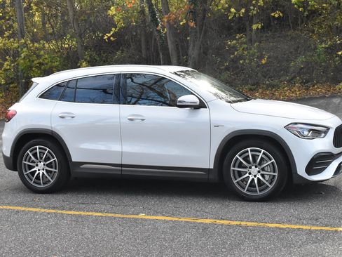 Used 2021 Mercedes-Benz GLA 35 AMG 4MATIC image 12