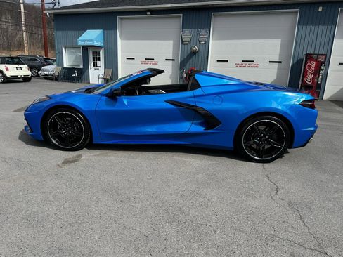 Used 2024 Chevrolet Corvette 2LT Convertible image 2