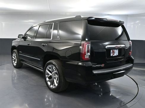 Used 2015 GMC Yukon Denali w/ Premium Package image 9
