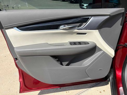 Used 2024 Cadillac XT6 Premium Luxury w/ Technology Package FWD image 13