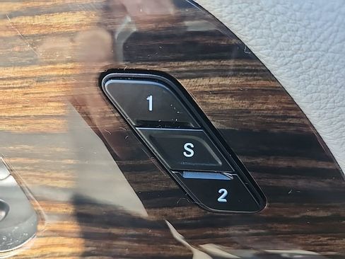 Used 2023 Chrysler Pacifica Limited image 33