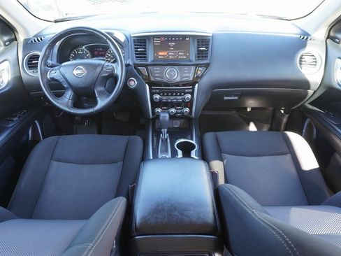 Used 2020 Nissan Pathfinder SV image 16