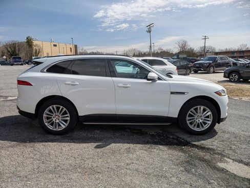 Used 2019 Jaguar F-PACE Prestige image 4