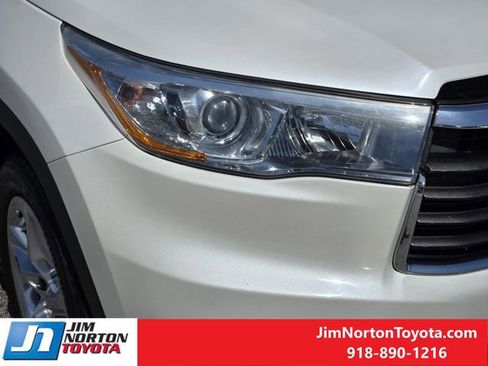 Used 2016 Toyota Highlander Limited Platinum image 10