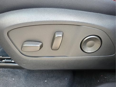 Used 2026 Chevrolet Traverse RS image 16