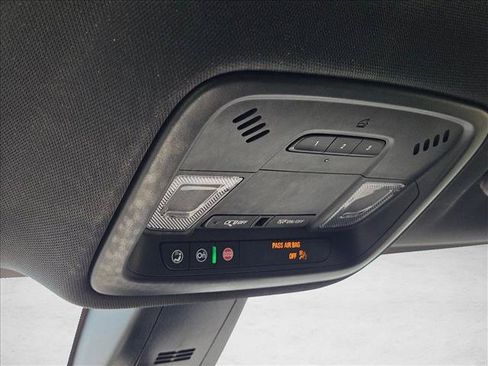 Used 2023 Chevrolet Traverse LT FWD image 12