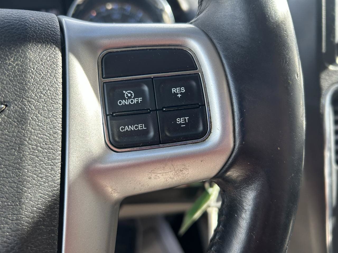 Used 2015 Chrysler Town & Country Touring FWD image 18