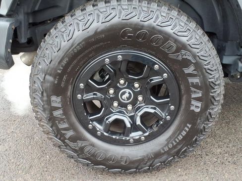 Used 2023 Ford Bronco Wildtrak image 7