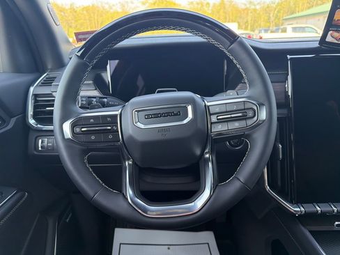 New 2026 GMC Acadia Denali w/ Super Cruise Package AWD/4WD image 17