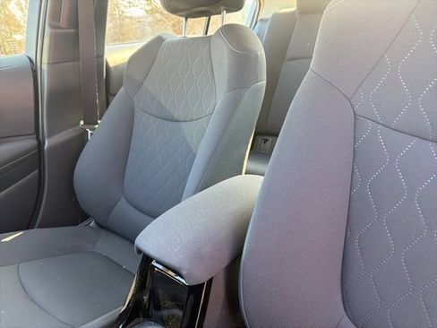 Used 2021 Toyota Corolla LE image 20