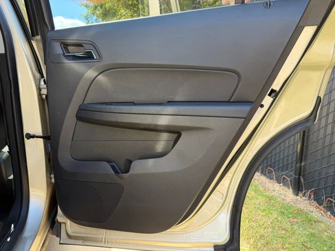 Used 2016 Chevrolet Equinox LT w/ Convenience Package image 40