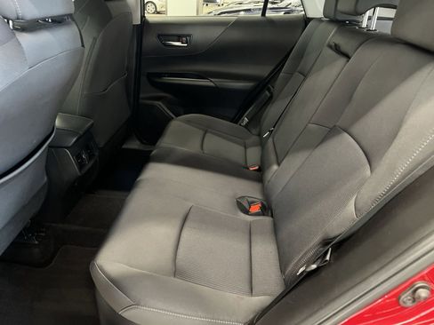 Used 2021 Toyota Venza LE w/ Carpet Mat Package (TMS) image 23