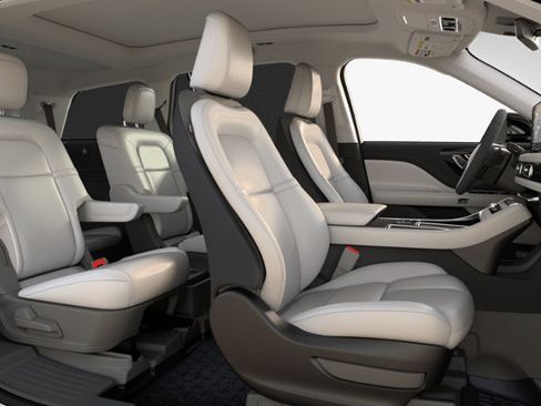 Used 2026 Lincoln Aviator AWD image 28