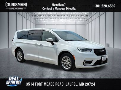 Used 2023 Chrysler Pacifica Touring-L