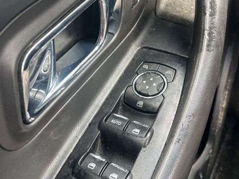 Used 2015 Ford Taurus SEL image 13