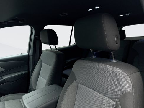 Used 2023 Chevrolet Traverse LT AWD/4WD image 9