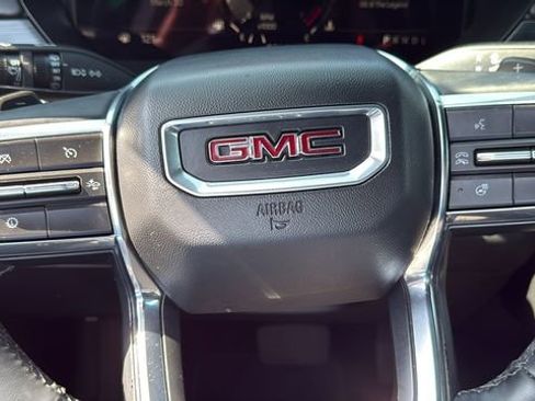 Used 2025 GMC Acadia Elevation FWD image 16