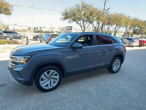 Used 2022 Volkswagen Atlas Cross Sport SE image 4