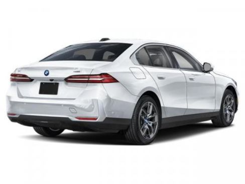 New 2026 BMW i5 eDrive40 image 2