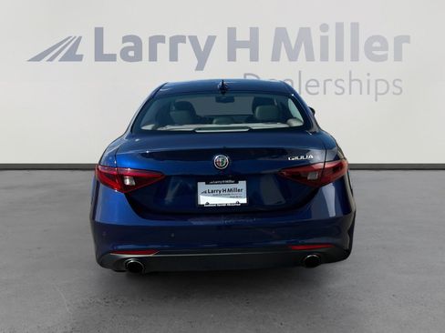 Used 2017 Alfa Romeo Giulia Ti RWD image 5