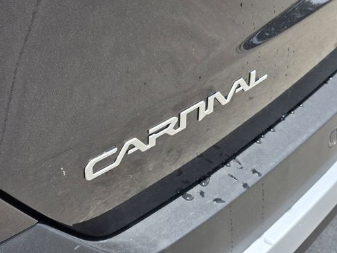 New 2026 Kia Carnival EX FWD image 8