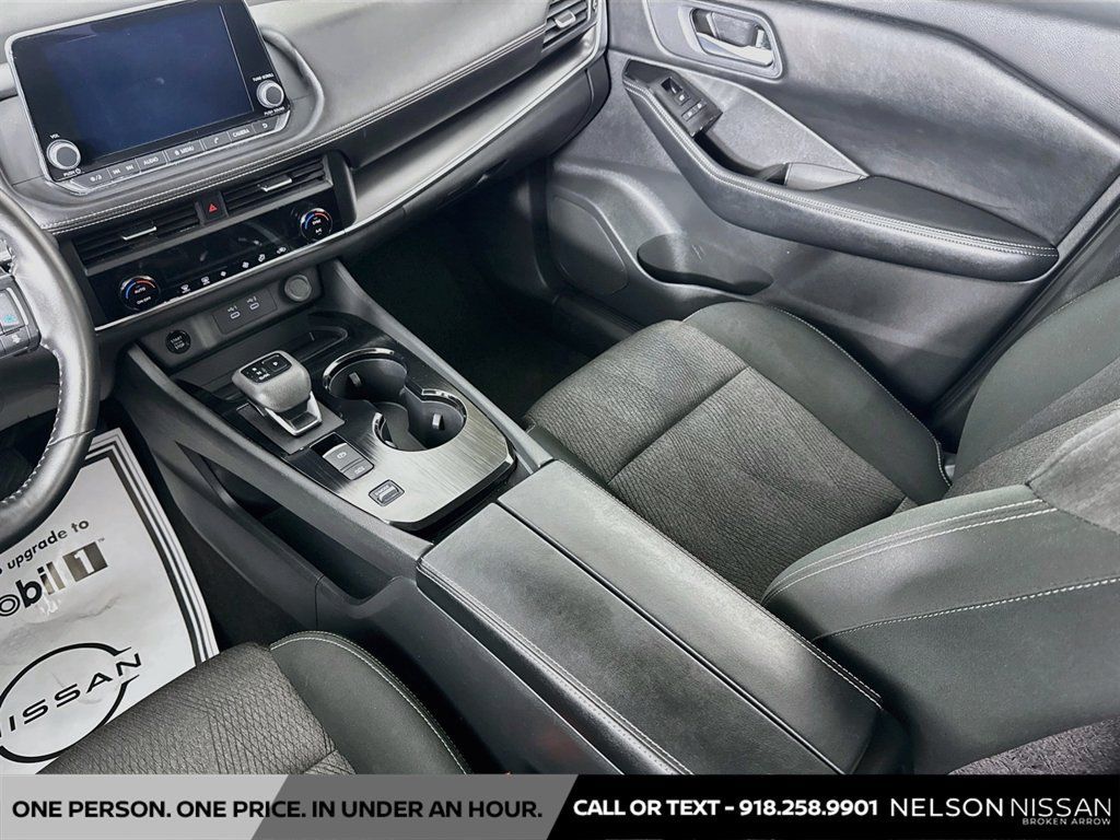 Certified 2025 Nissan Rogue SV FWD image 21
