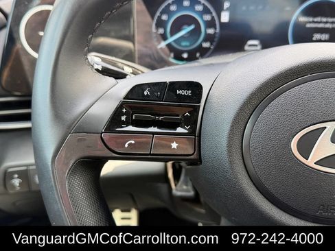 Used 2025 Hyundai Elantra SEL FWD image 14