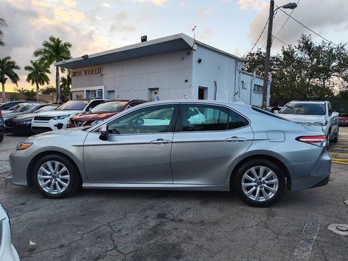 Used 2020 Toyota Camry LE image 5