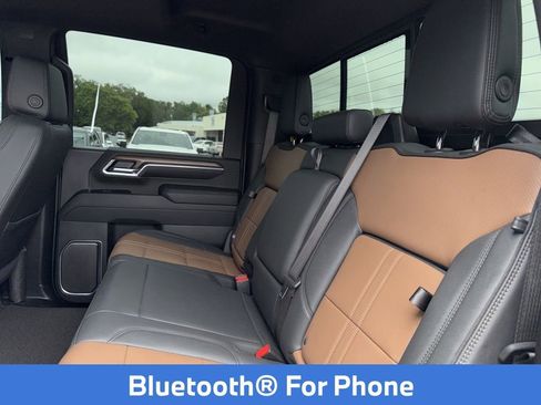 Used 2025 Chevrolet Silverado 2500 High Country w/ Technology Package AWD/4WD image 17