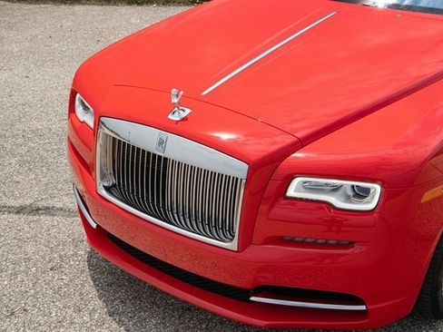 Used 2017 Rolls-Royce Dawn image 28